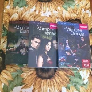 The Vampire Diaries DVD Set - Black & Blue Covers